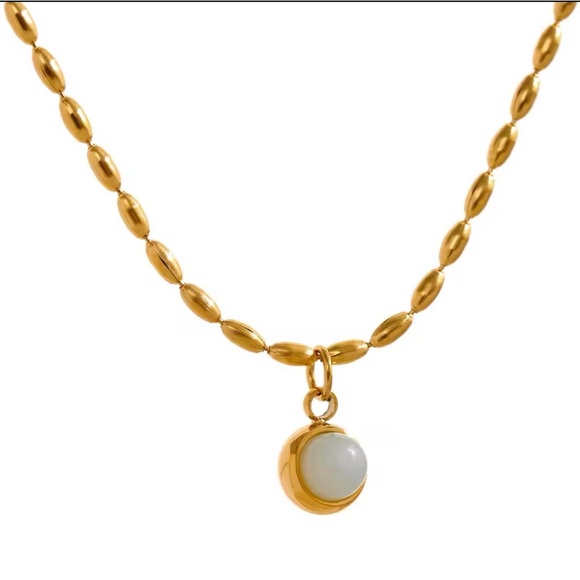 Stainless steel Elegant Gold Necklace with White Pendant - Picture 2 of 4